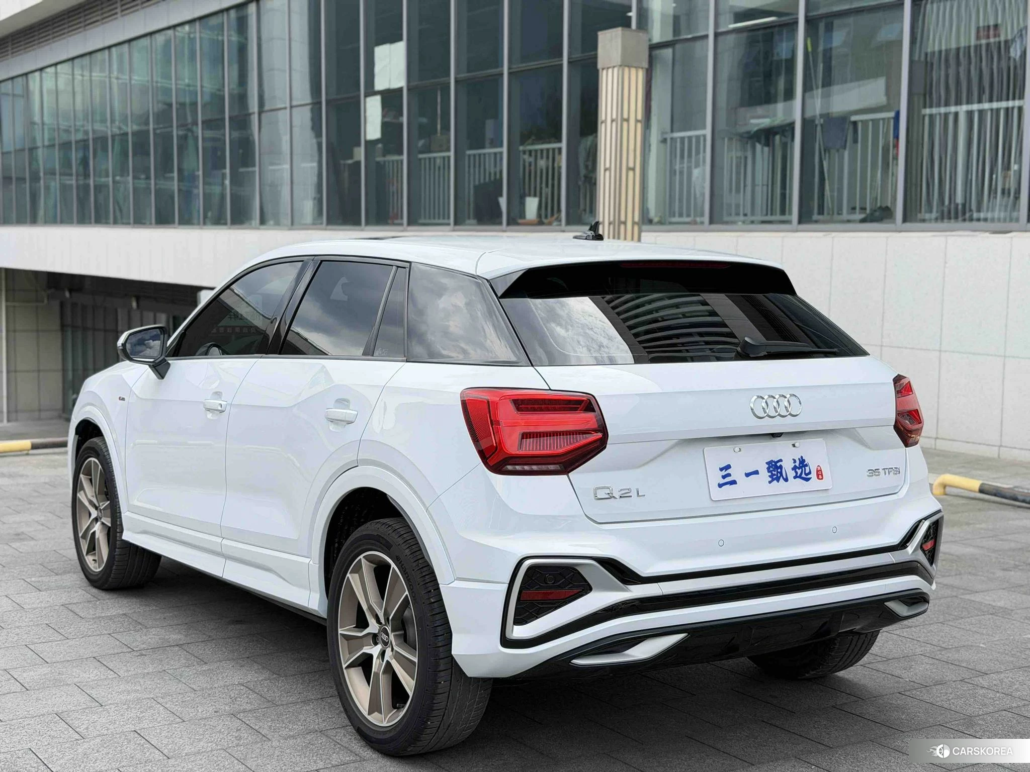 Audi Q2L id 4513840 из Китая 14