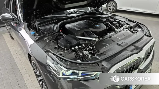 BMW 5 Series (G60) id 3758040 из Кореи 16