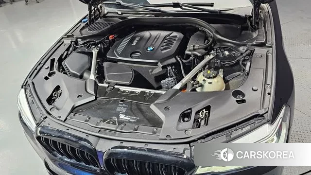 BMW 5 Series (G30) id 3687724 из Кореи 16