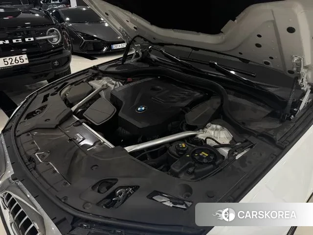 BMW 5 Series (G30) id 3405996 из Кореи 14