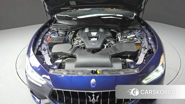 Maserati Ghibli id 4750983 из Кореи 28