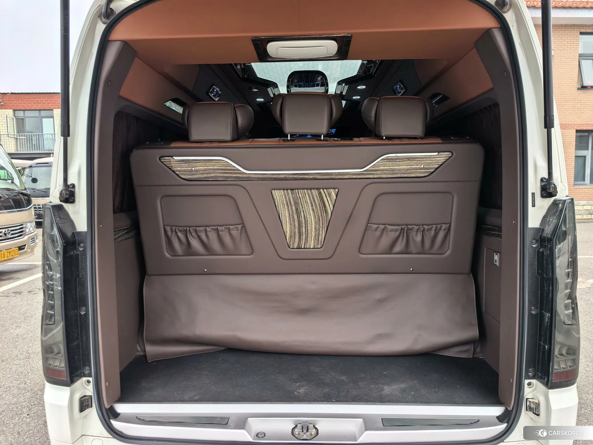 Toyota Hiace id 4455896 из Китая 17