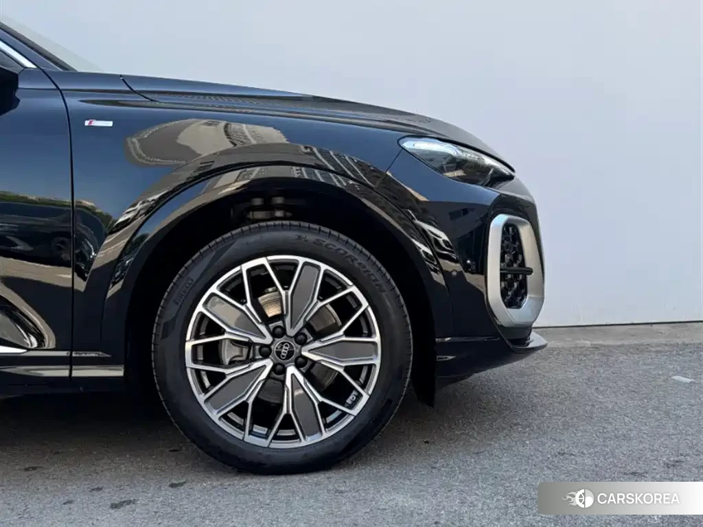 Audi Q5L id 4546231 из Китая 22