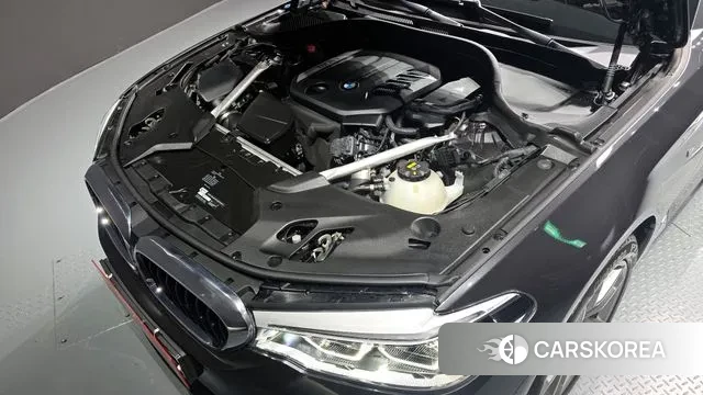 BMW 5 Series (G30) id 3033676 из Кореи 16