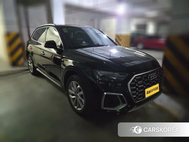 Audi Q5L 2021 Черный из Китая, фото 6