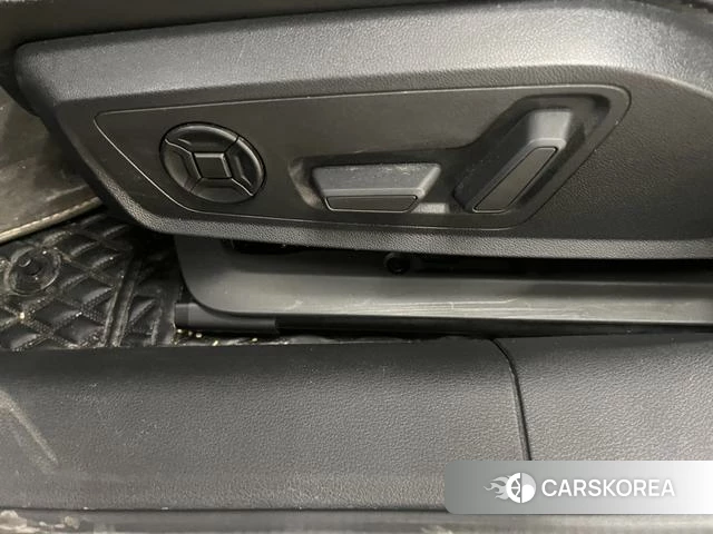 Audi A6L id 4271359 из Китая 11