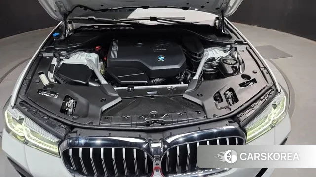 BMW 5 Series (G30) id 3492298 из Кореи 16