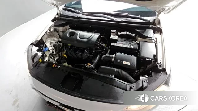 Hyundai Avante AD id 3647296 из Кореи 16