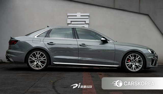 Audi S4 2022 Темно-серый из Китая, фото 6