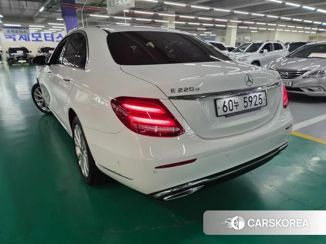 Mercedes-Benz E-Class W213 id 4325504 из Кореи 16