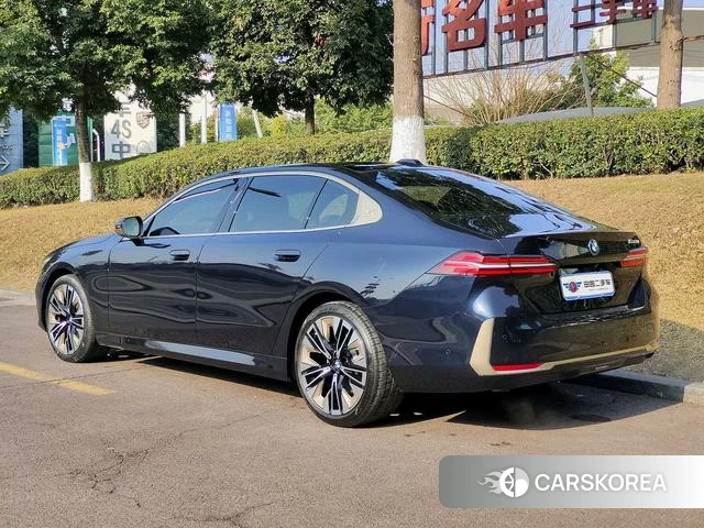 BMW 5 series 2024 Черный из Китая, фото 6