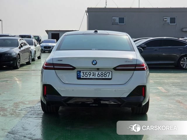 BMW 5 Series (G60) id 3838435 из Кореи 16