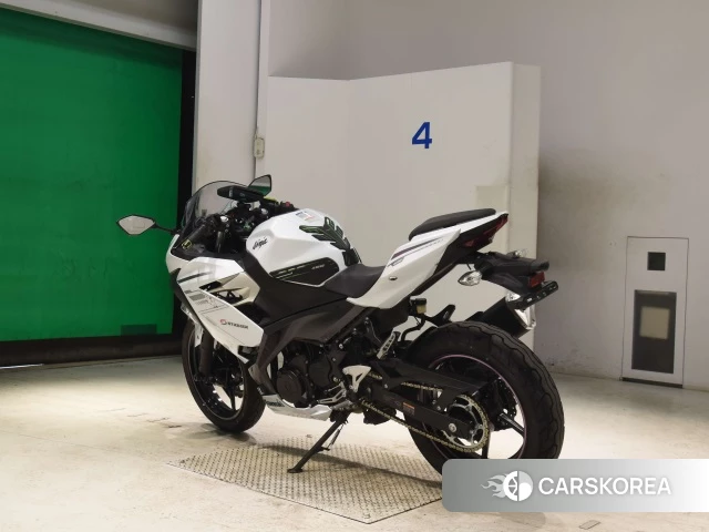 Kawasaki NINJA 400 id 4366857 из Японии 6