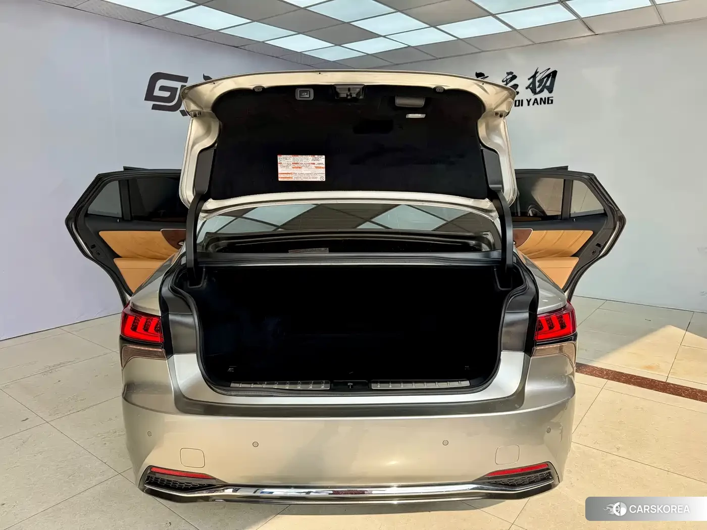 Lexus LS id 4539034 из Китая 27
