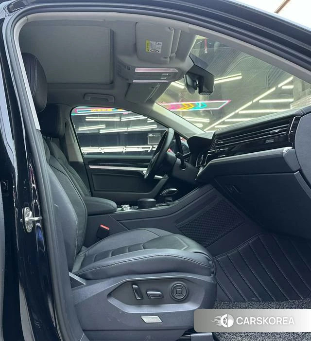 Volkswagen Touareg 2021 Черный из Китая, фото 6