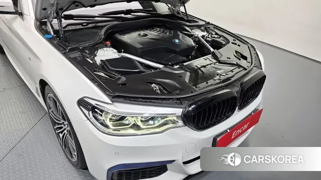 BMW 5 Series (G30) id 3713512 из Кореи 16