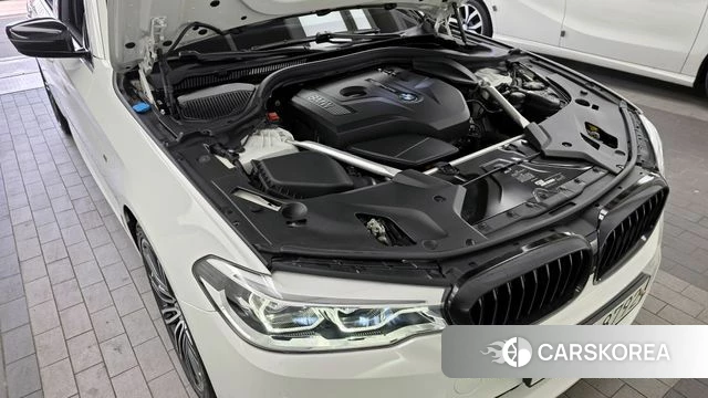 BMW 5 Series (G30) id 3844848 из Кореи 16