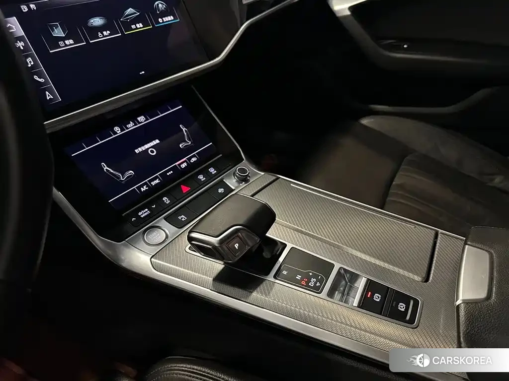 Audi A6L id 4679916 из Китая 12