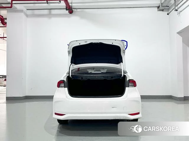 Toyota Corolla id 4353443 из Китая 16