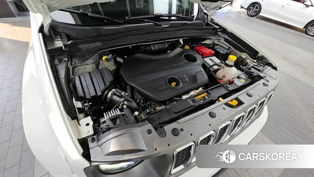 Jeep Renegade id 3899258 из Кореи 16