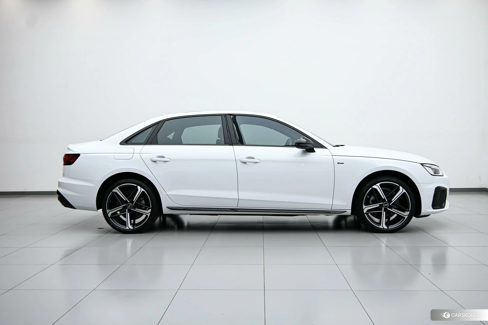 Audi A4L id 4479337 из Китая 16