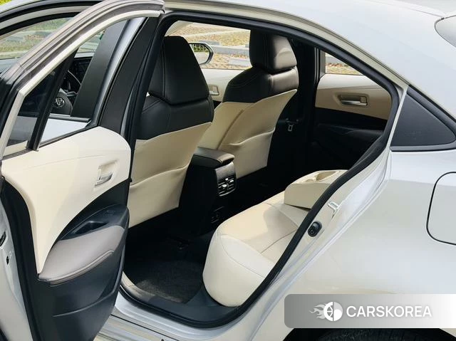 Toyota Corolla 2023 Серебристо-серый из Китая, фото 6