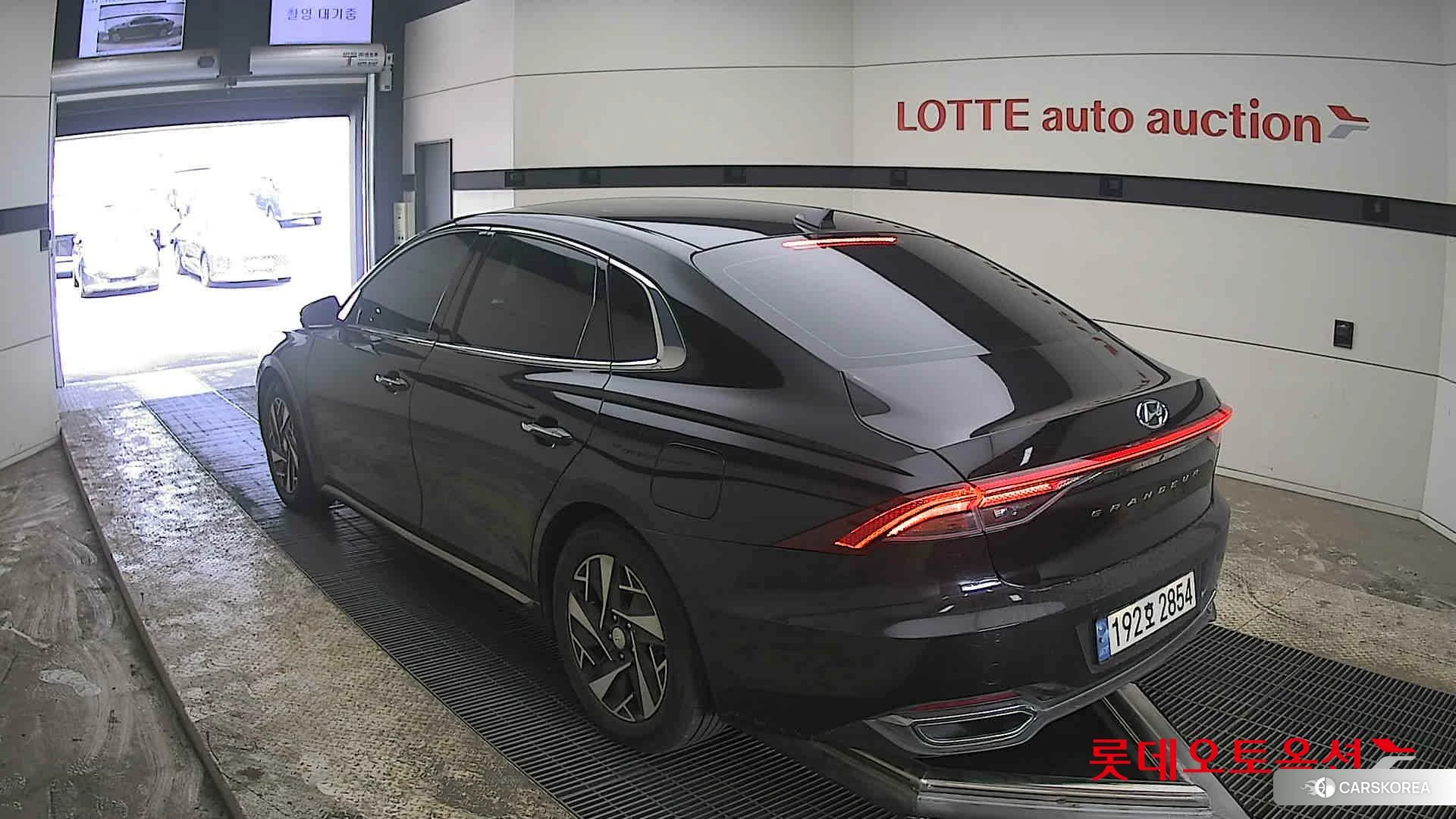 Hyundai Grandeur Hybrid id 3881998 из Кореи 33