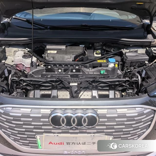 Audi Q4 e-tron 2023 Серебристо-серый из Китая, фото 6