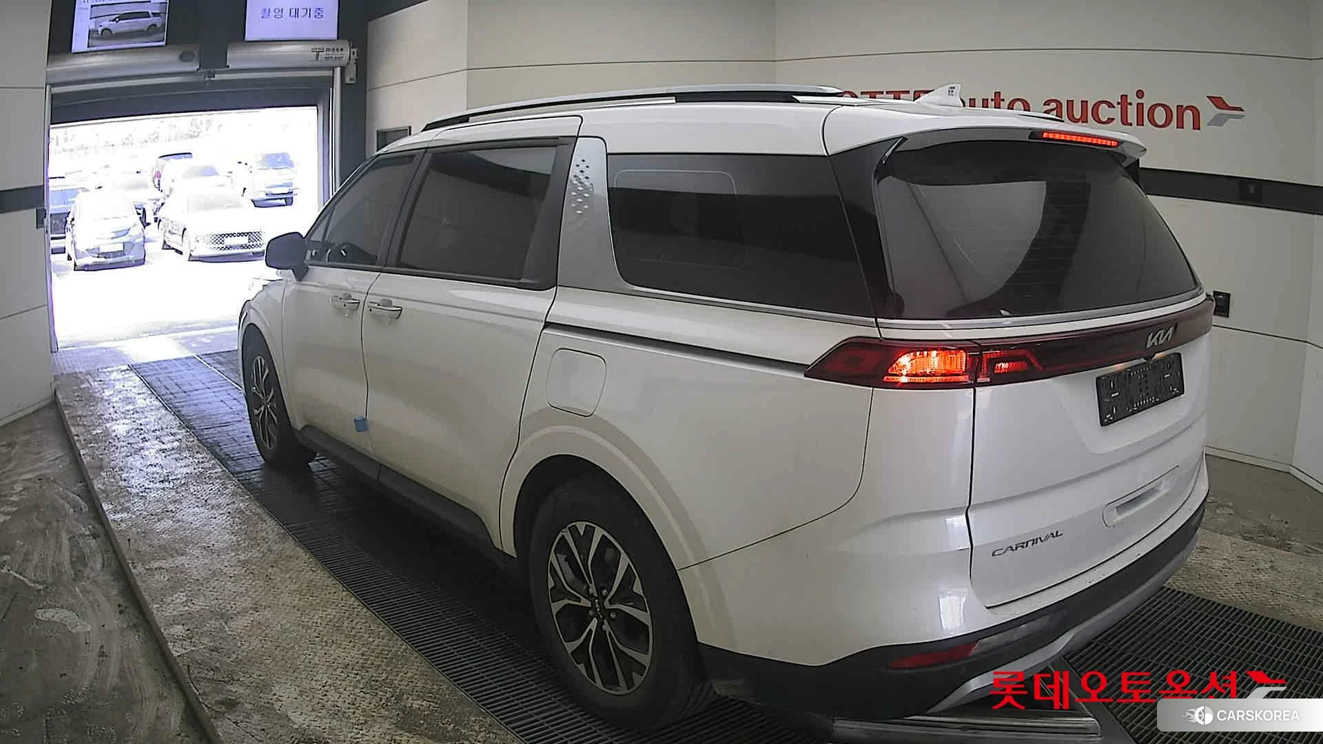 Kia Carnival id 3882091 из Кореи 32