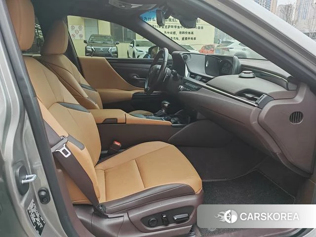 Lexus ES id 4261325 из Китая 9