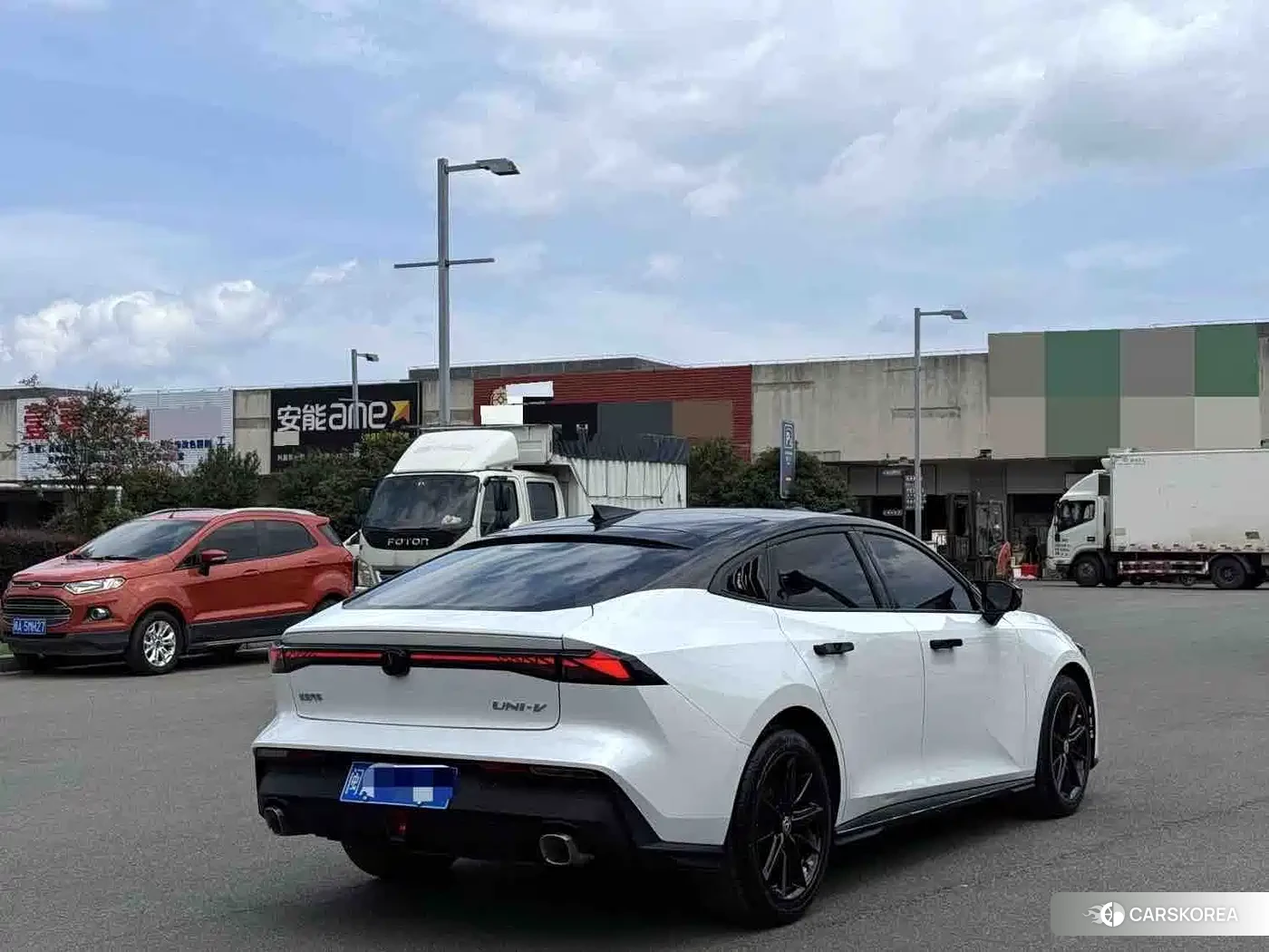 Chang'an UNI-V 2025 Белый из Китая, фото 6