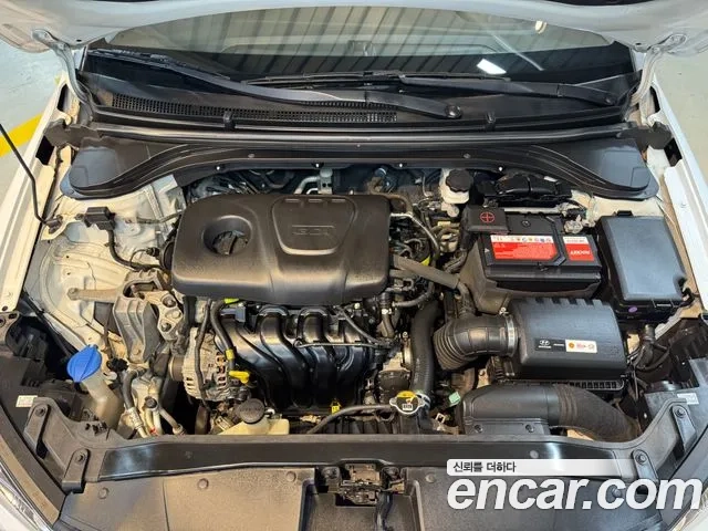 Hyundai Avante AD id 2865668 из Кореи 14