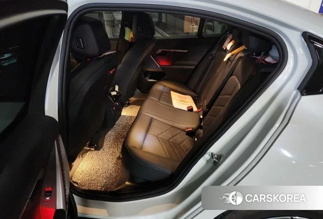 BMW 5 Series (G60) 2024 Белый из Кореи, фото 6