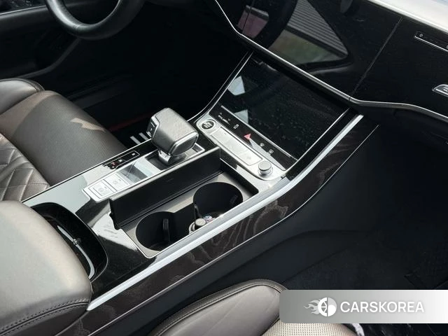 Audi A8 2021 Черный из Китая, фото 6