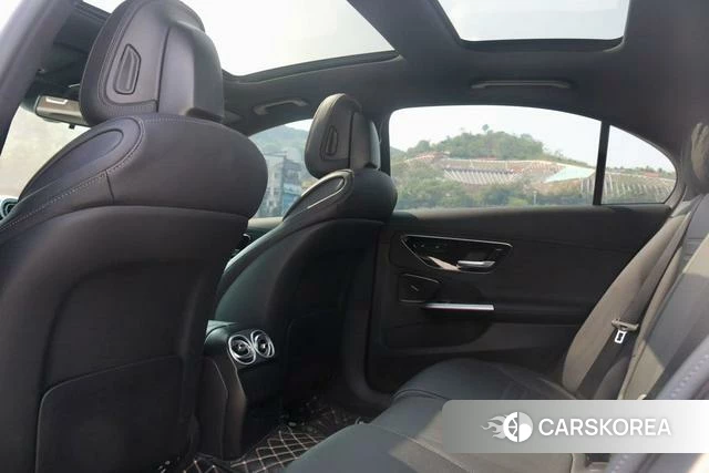 Mercedes-Benz Class C 2023 Белый из Китая, фото 6