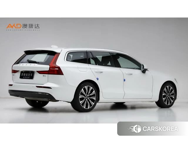 Volvo V60 2024 Белый из Китая, фото 6