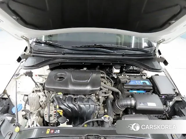 Hyundai Avante AD id 3476756 из Кореи 16