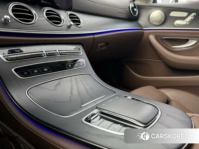 Mercedes-Benz E-class id 4259647 из Китая 17