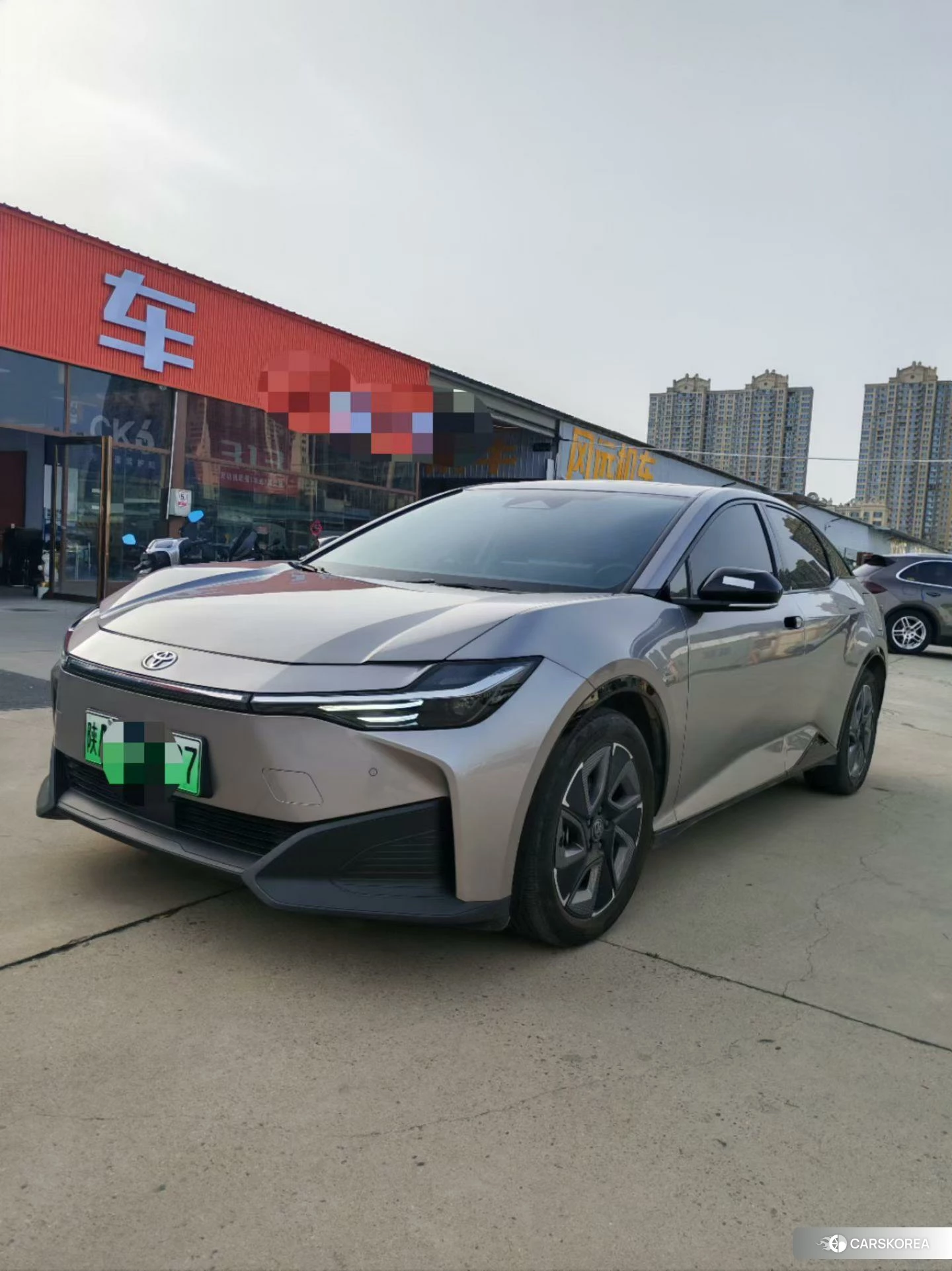 Toyota bZ3 2024 Темно-серый из Китая, фото 6