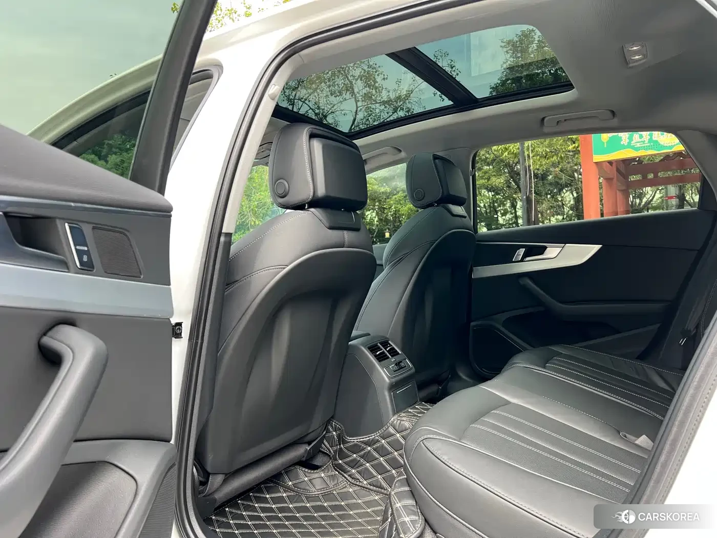 Audi A4L id 4570545 из Китая 13