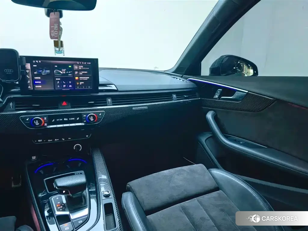Audi A4L id 4583750 из Китая 14