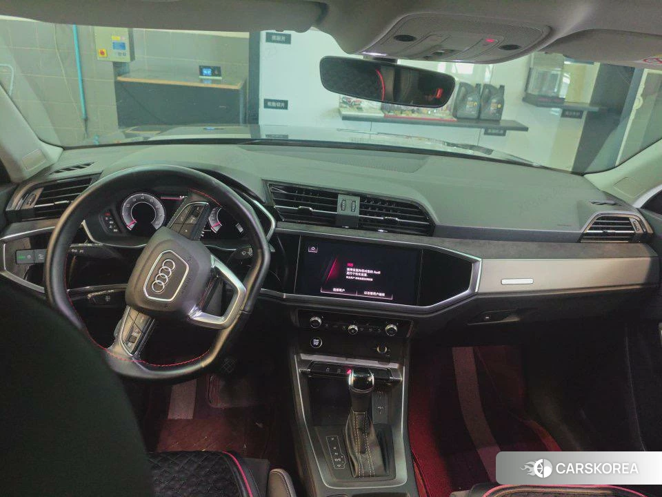 Audi Q3 2021 Темно-серый из Китая, фото 6