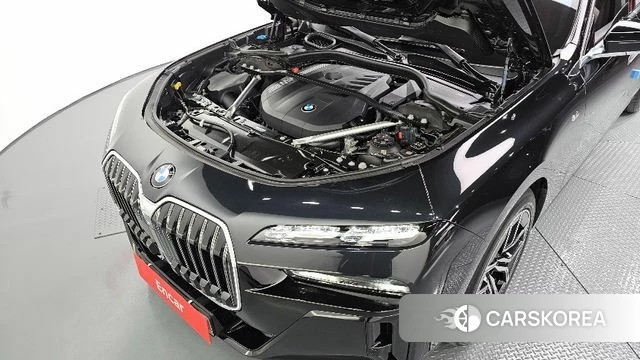 BMW 7 Series (G70) id 3786290 из Кореи 16