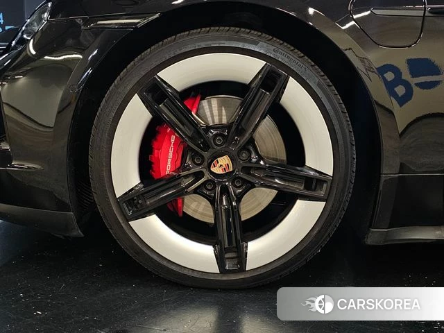 Porsche Taycan id 4321703 из Кореи 16