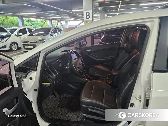 Kia The New K3 id 3399259 из Кореи 16