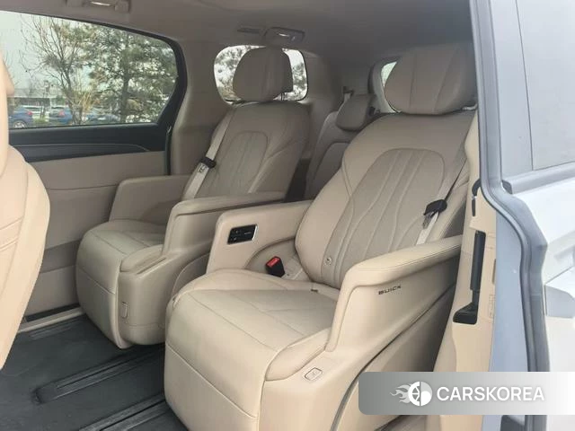 Buick GL8 PHEV 2025 Серебристо-серый из Китая, фото 6