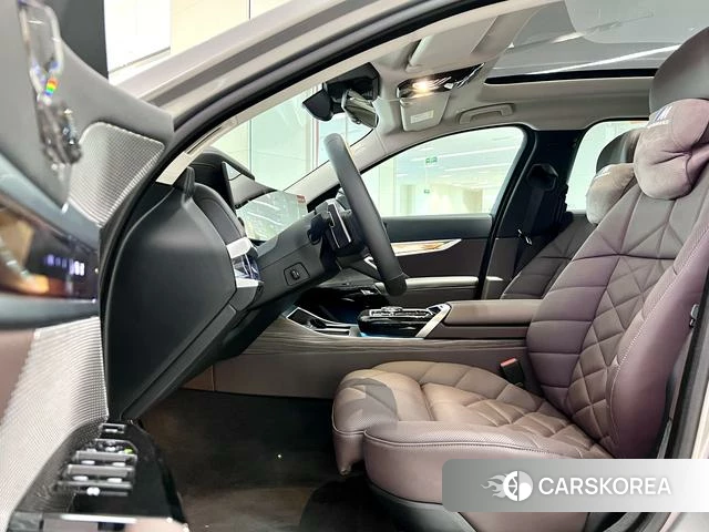 BMW 7 series 2025 Шампань из Китая, фото 6