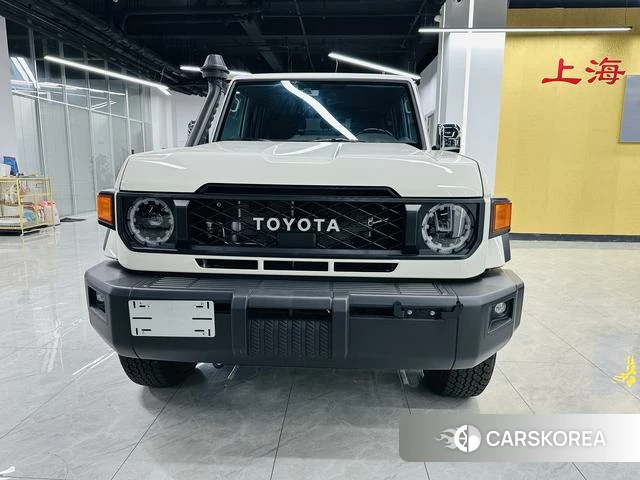 Toyota Land Cruiser 70 Series 2025 Белый из Китая, фото 6