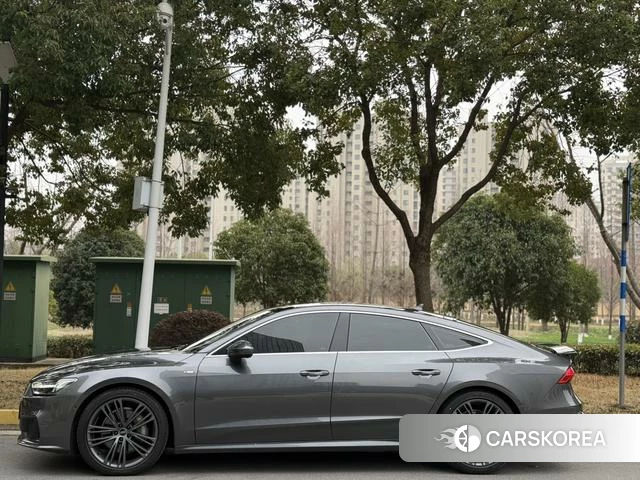 Audi A7 2022 Темно-серый из Китая, фото 6