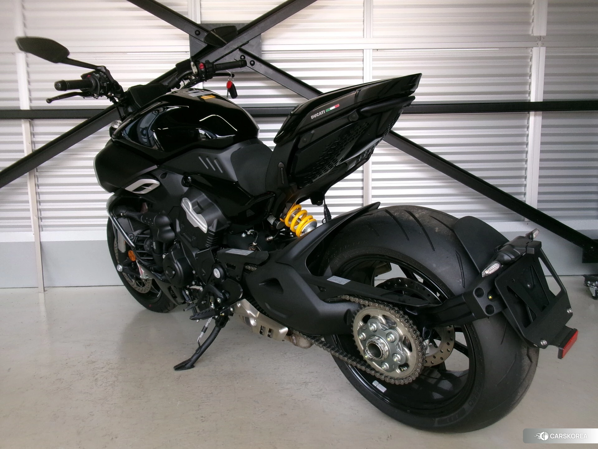 Проданный Ducati DIAVEL V4 id 4380290 из Японии, фото 6